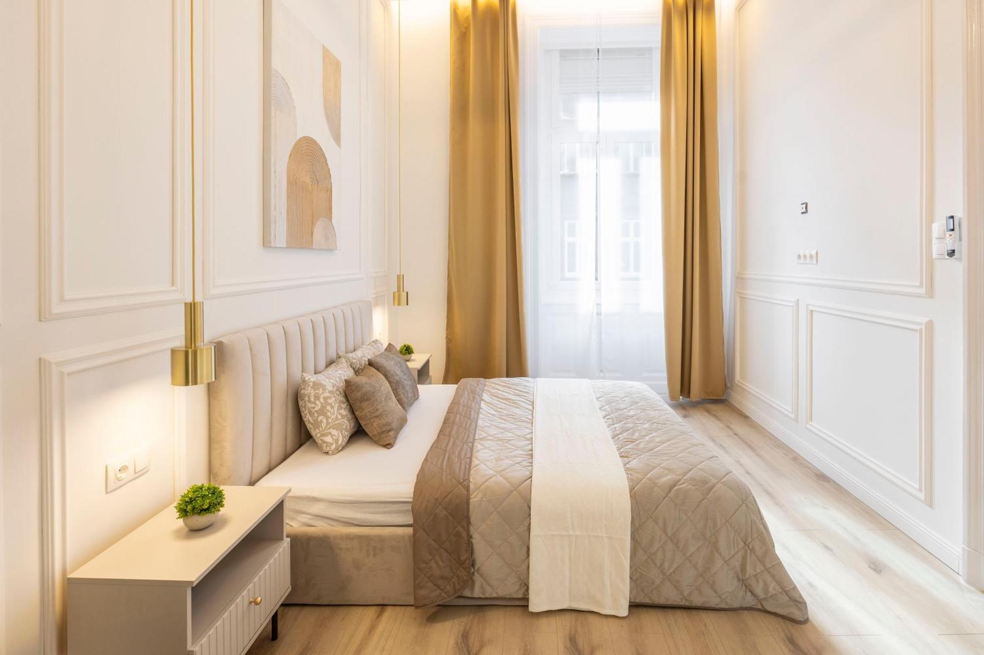 Exclusive & Prestigious Central Residence W/ Balcony Budapest Bagian luar foto