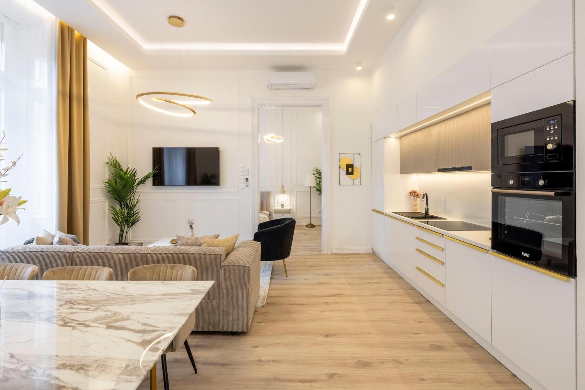 Exclusive & Prestigious Central Residence W/ Balcony Budapest Bagian luar foto