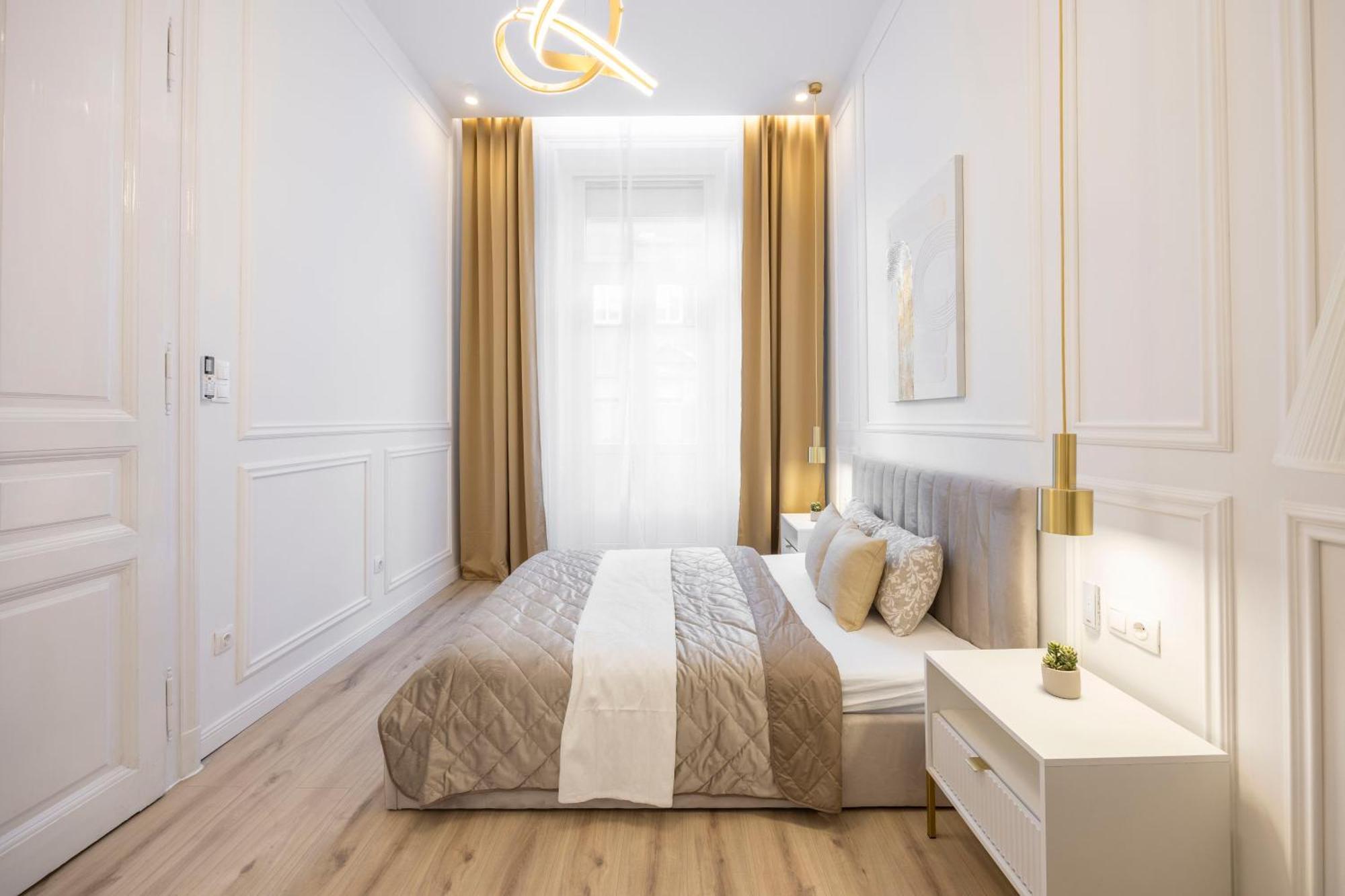 Exclusive & Prestigious Central Residence W/ Balcony Budapest Bagian luar foto