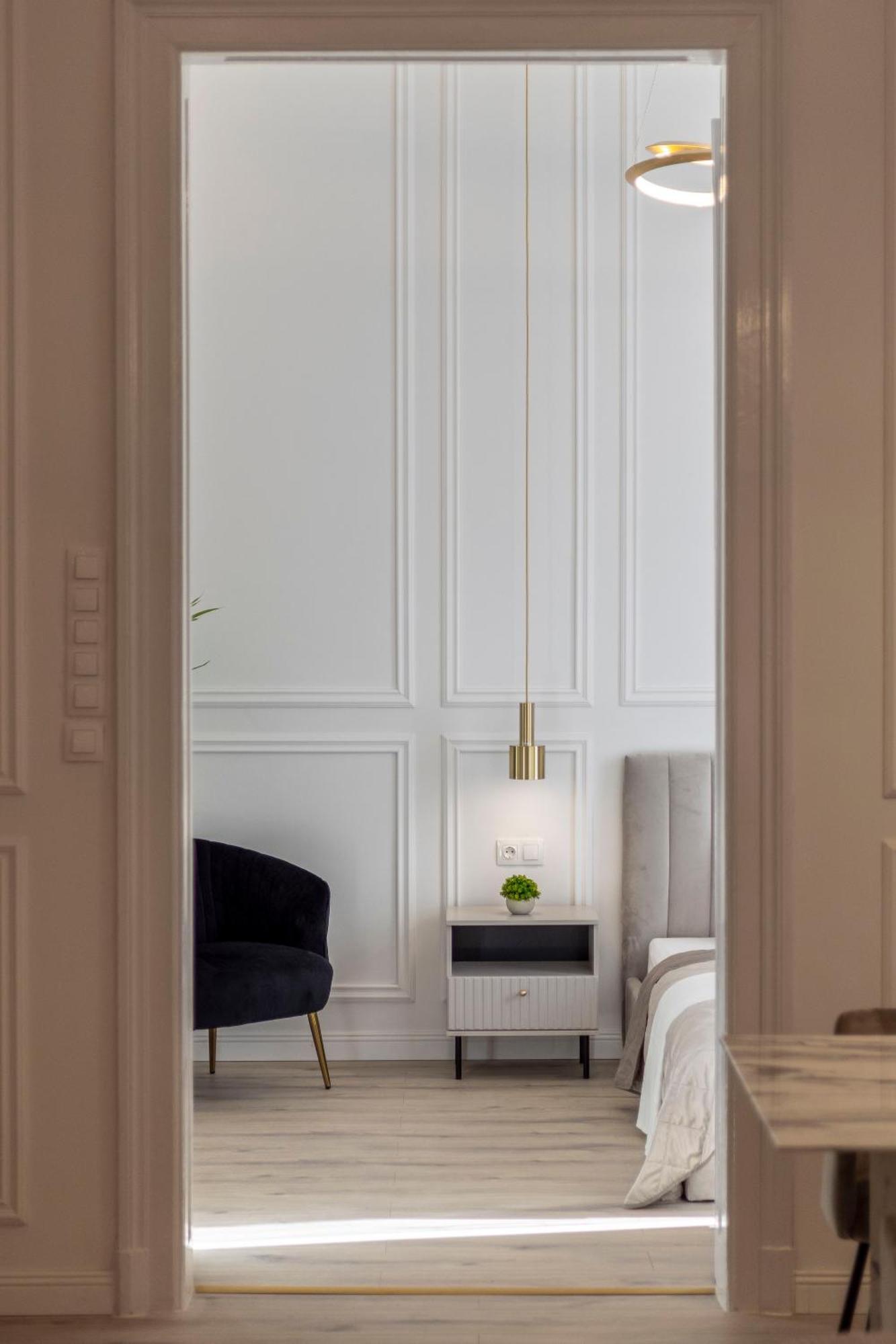 Exclusive & Prestigious Central Residence W/ Balcony Budapest Bagian luar foto