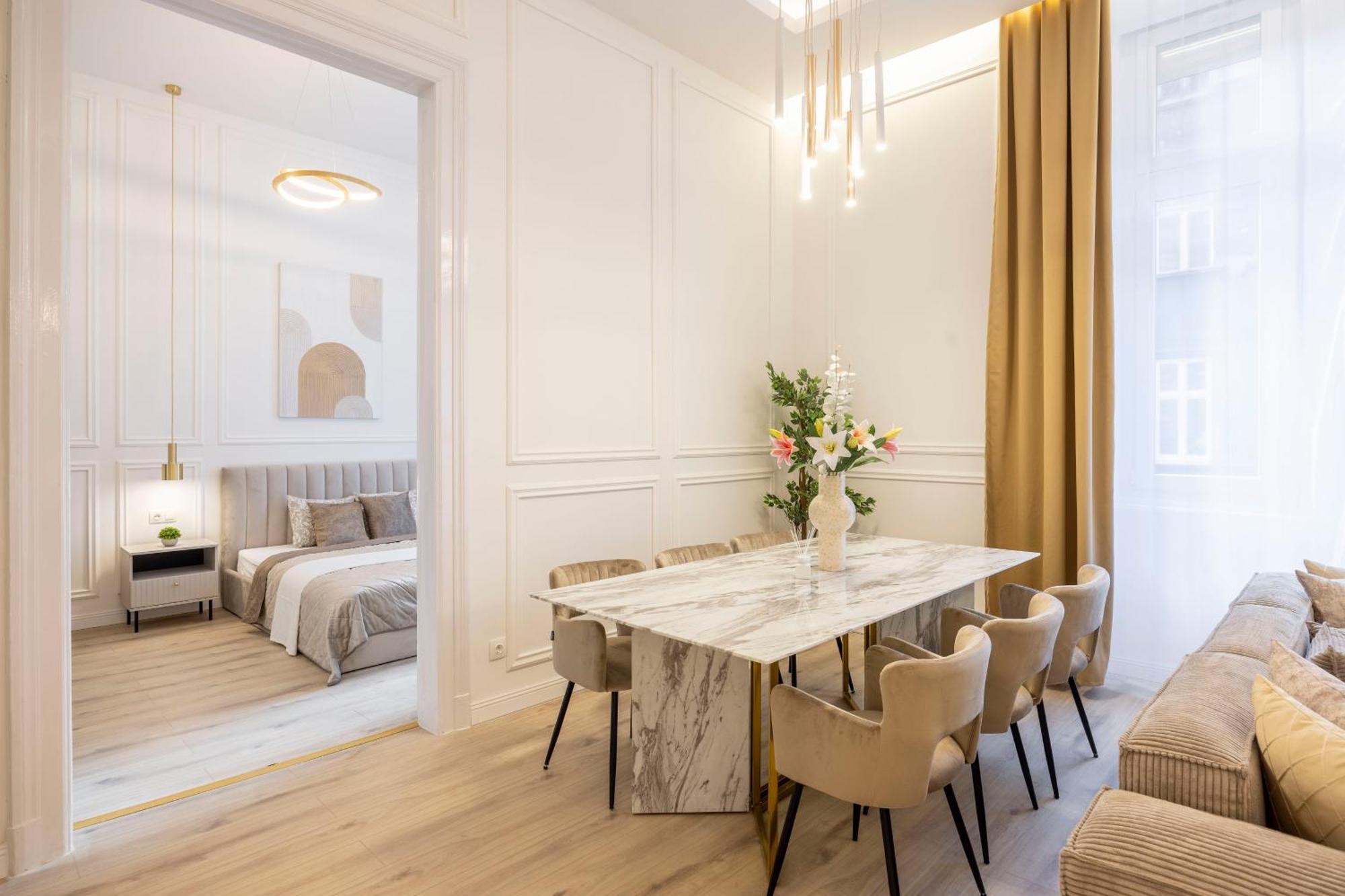 Exclusive & Prestigious Central Residence W/ Balcony Budapest Bagian luar foto