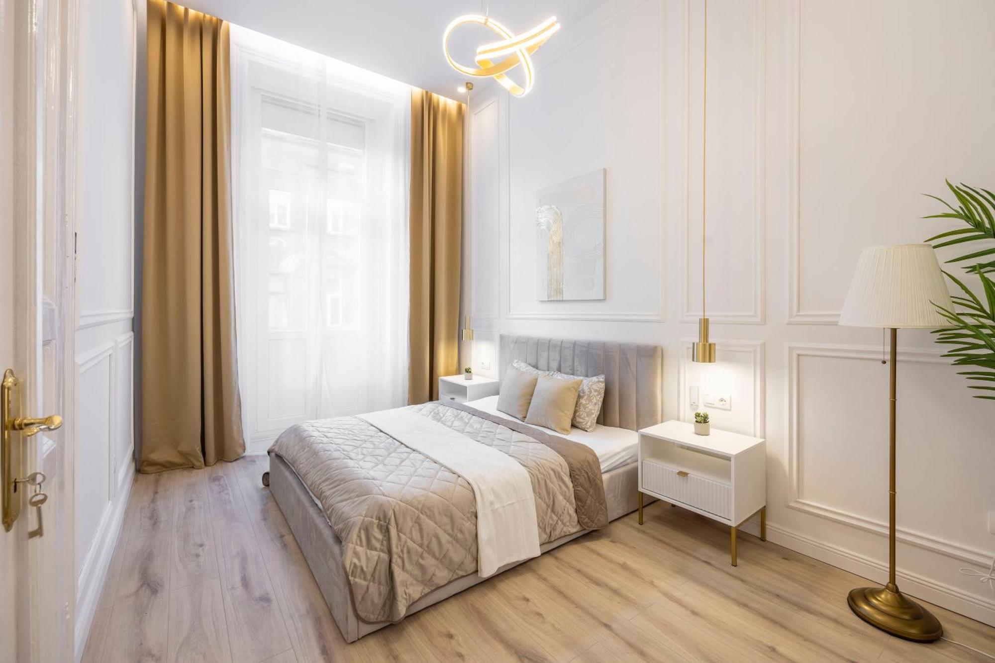 Exclusive & Prestigious Central Residence W/ Balcony Budapest Bagian luar foto